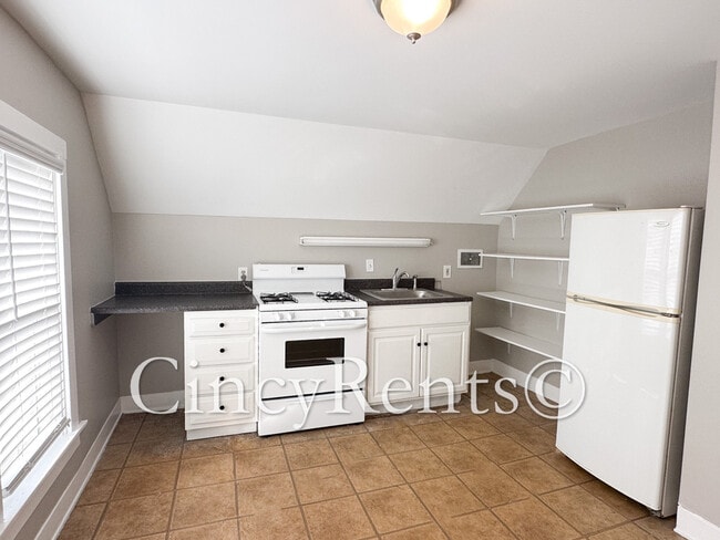 2217 Feldman Ave, Unit 3 in Cincinnati, OH - Building Photo - Building Photo