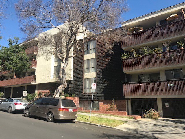 1840 Fairburn Ave in Los Angeles, CA - Building Photo