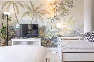 7904 West Dr in North Bay Village, FL - Building Photo