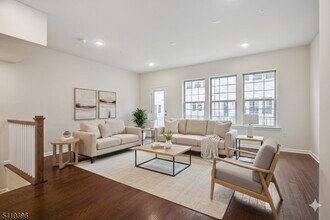 28 Gala Ct in Livingston, NJ - Building Photo - Building Photo