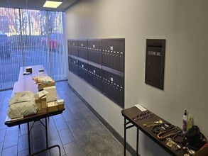 1271 Poplar Ave, Unit 906 in Memphis, TN - Building Photo - Building Photo