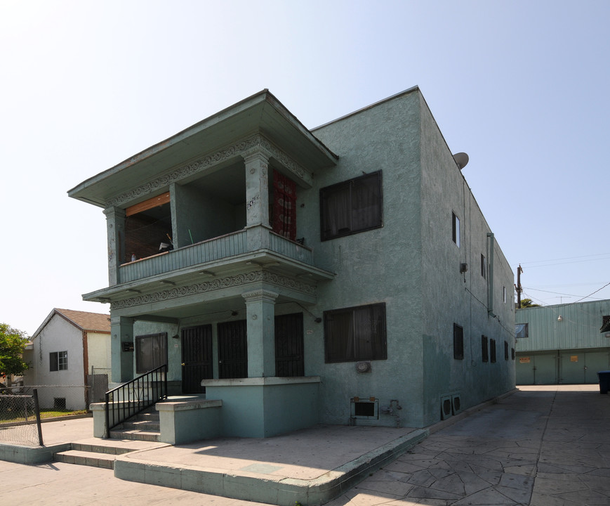 942-952 1/2 53rd St. in Los Angeles, CA - Building Photo