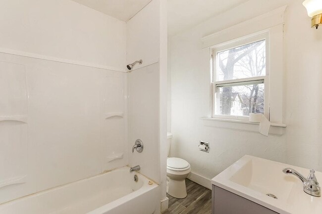 711 Garfield St in Akron, OH - Building Photo - Building Photo