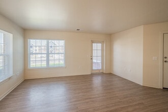 The Creek at Cottonwood Apartment Homes in Colorado Springs, CO - Building Photo - Interior Photo