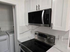 814 SW 13th St in Fort Lauderdale, FL - Foto de edificio - Building Photo