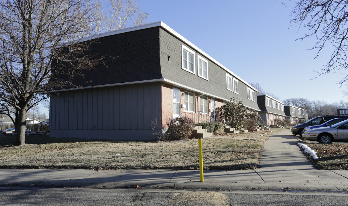 Sheridan West Townhouses in Wichita, KS - Building Photo