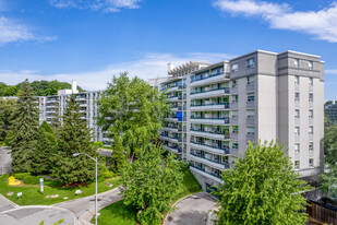 Four Thousand Yonge Street Apartments