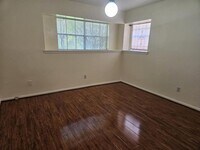 7823 Barberton Dr photo'