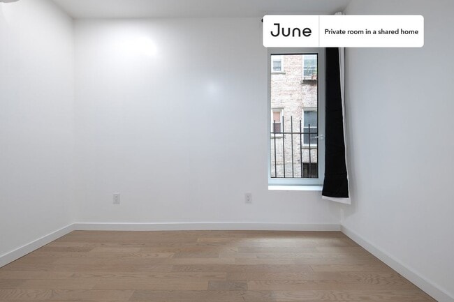property at 624 E 17th St