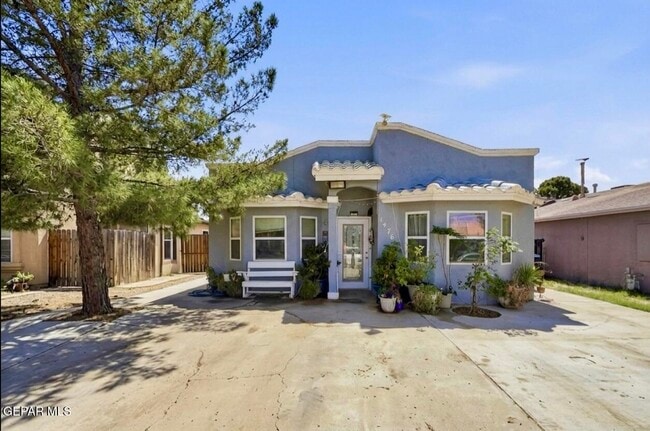 1476 Enrique Perez Cir in San Elizario, TX - Building Photo - Building Photo