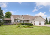 8735 Dolphin Rd in Princeton, MN - Building Photo - Building Photo