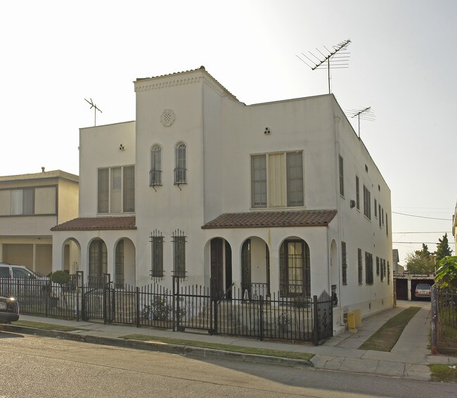 1329 2nd Ave in Los Angeles, CA - Foto de edificio - Building Photo