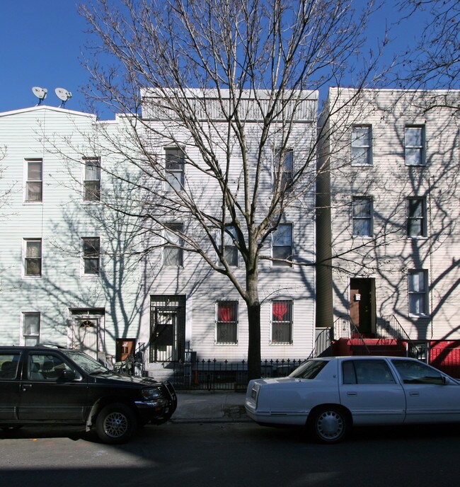 93 Adelphi St in Brooklyn, NY - Building Photo - Building Photo