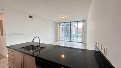 79 SW 12th St, Unit 1102-S in Miami, FL - Building Photo - Building Photo