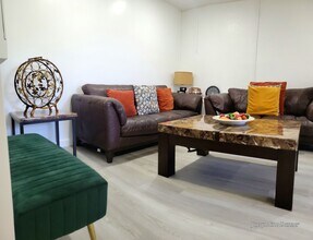 2241 NE 38th St, Unit Charming 3-Bed, 2-Bath Ho in Lighthouse Point, FL - Foto de edificio - Building Photo