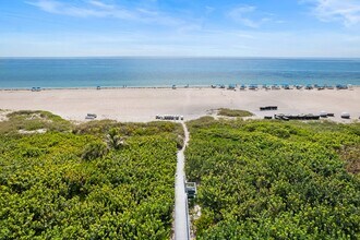 3400 N Ocean Dr, Unit PH2 - 2002 in Riviera Beach, FL - Building Photo - Building Photo