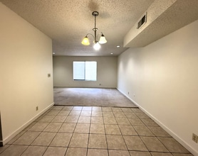 1330 N Perry Ave in Wichita, KS - Foto de edificio - Building Photo