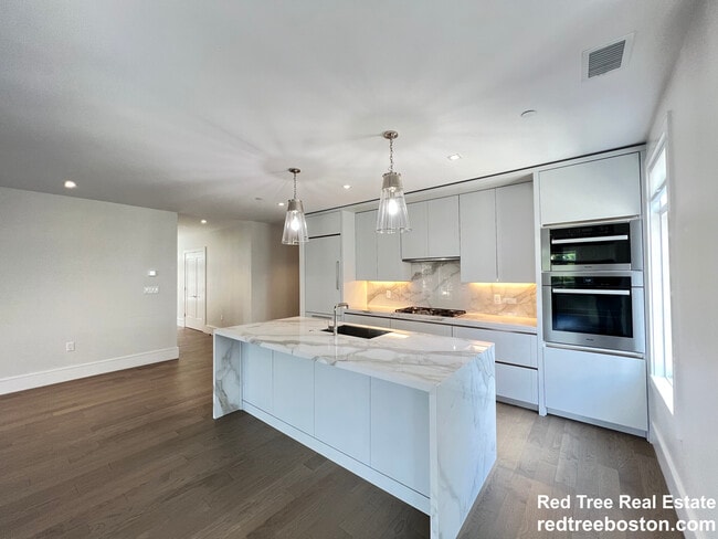 20 Marion St, Unit 3