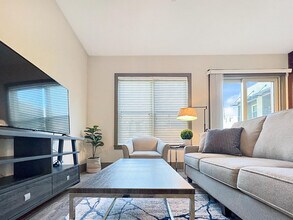 1701 N Lois Ave in Tampa, FL - Building Photo - Building Photo