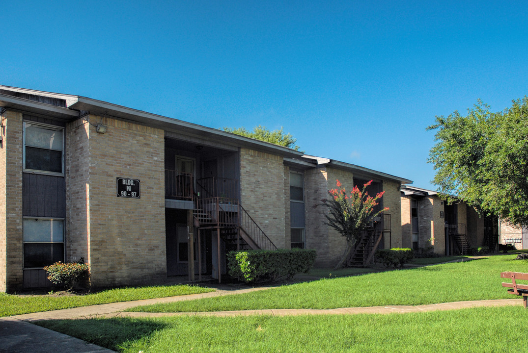 Crosby Meadows Apartments in Crosby, TX - Building Photo