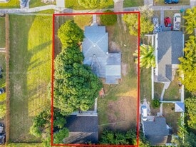 559 NW 2nd St in Florida City, FL - Building Photo