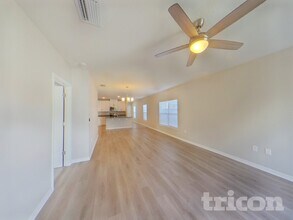 11120 High Noon Trl in Parrish, FL - Foto de edificio - Building Photo