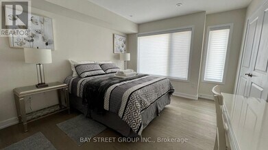 11 Ingersoll Ln in Richmond Hill, ON - Building Photo - Building Photo