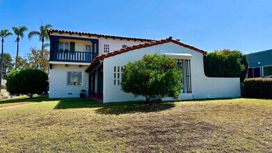 4865 Canterbury Dr in San Diego, CA - Building Photo - Building Photo