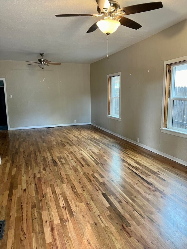 230 N Walnut St in Colorado Springs, CO - Building Photo - Building Photo