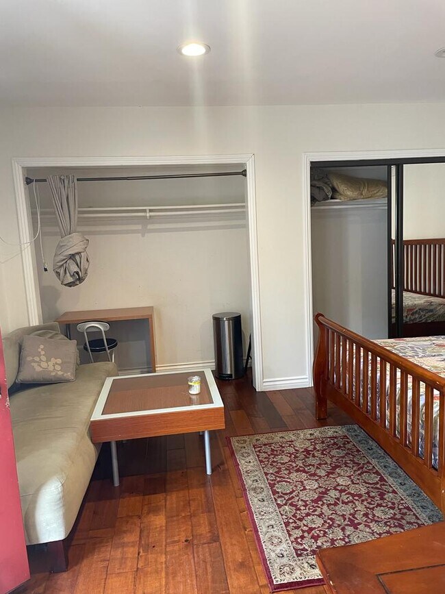 5814 Cahill Ave, Unit 1 photo'