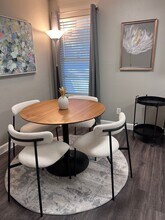 Villages of Royal Lane in Dallas, TX - Building Photo - Building Photo