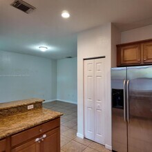 10269 NW 32nd Terrace in Doral, FL - Building Photo - Building Photo