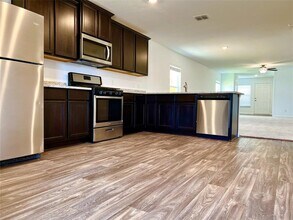 4027 Trail de Paris in New Braunfels, TX - Building Photo - Building Photo