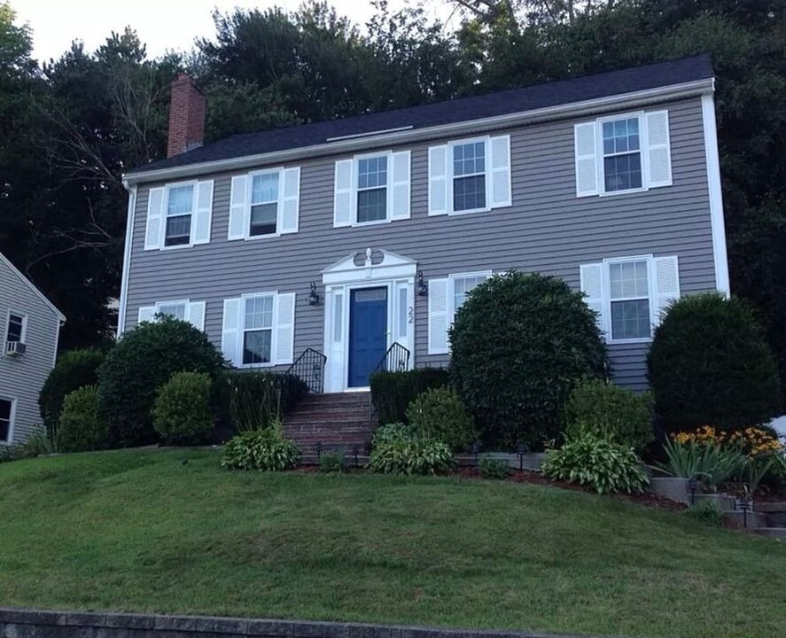 22 Sunrise Dr in Haverhill, MA - Building Photo