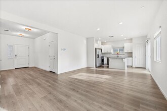 3818 Fong Ranch Rd in Sacramento, CA - Building Photo - Building Photo