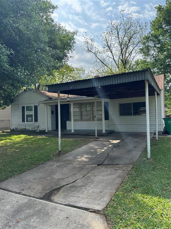 property at 1003 Largo St
