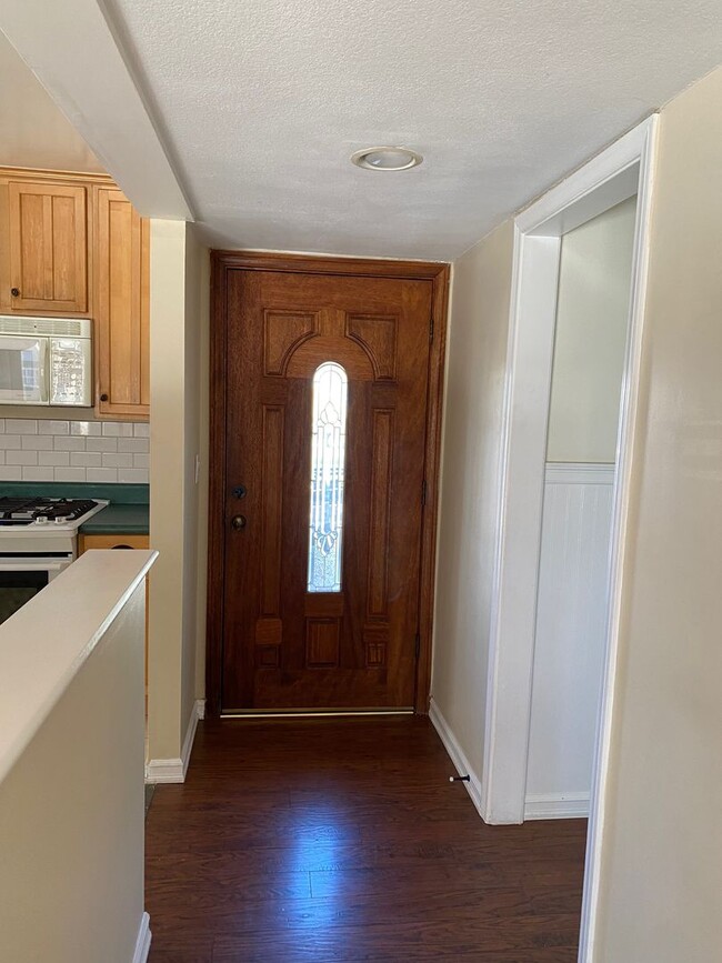 17192 Rotterdam Ln in Huntington Beach, CA - Building Photo - Building Photo