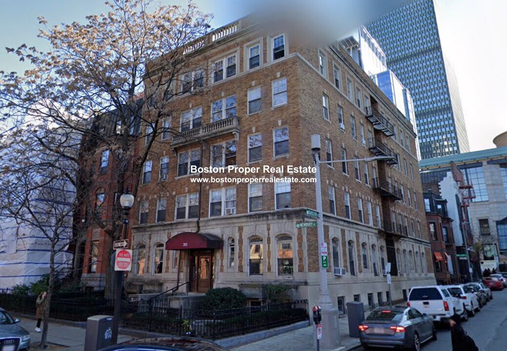 282 Newbury St, Unit 1 in Boston, MA - Building Photo