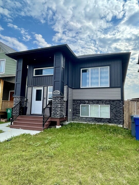 458 Ells Way in Saskatoon, SK - Building Photo