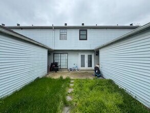 307 Cross Wind Dr in Westerville, OH - Foto de edificio - Building Photo