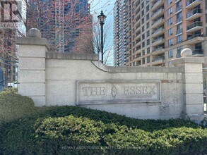 5233 Dundas St W in Toronto, ON - Building Photo - Building Photo