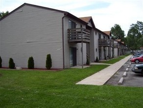 Mulberry Manor in Portage, IN - Foto de edificio - Building Photo