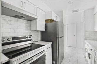 2409 Bering Dr in Houston, TX - Building Photo - Building Photo