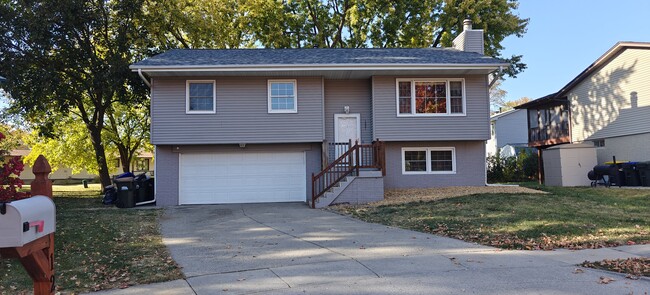 1221 Guildford Ct in Iowa City, IA - Building Photo - Building Photo