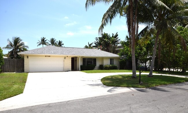 2706 SW 8th St in Boynton Beach, FL - Building Photo - Building Photo