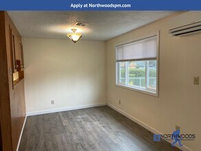 527 Mae St in Medford, OR - Building Photo - Building Photo