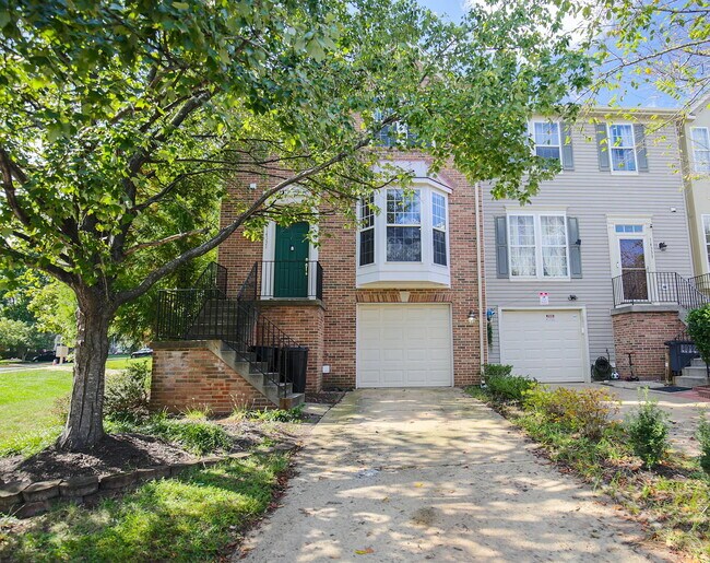 14331 Stonewater Ct in Centreville, VA - Building Photo - Building Photo