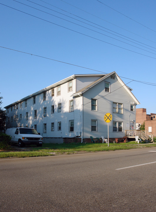 Orchardview Apartments in Canton, OH - Building Photo