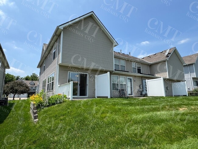 8027 N Elmwood Ave in Kansas City, MO - Building Photo - Building Photo