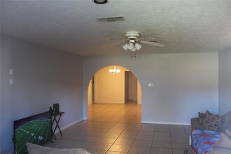 1439 Middle Park St in Pasadena, TX - Building Photo - Building Photo